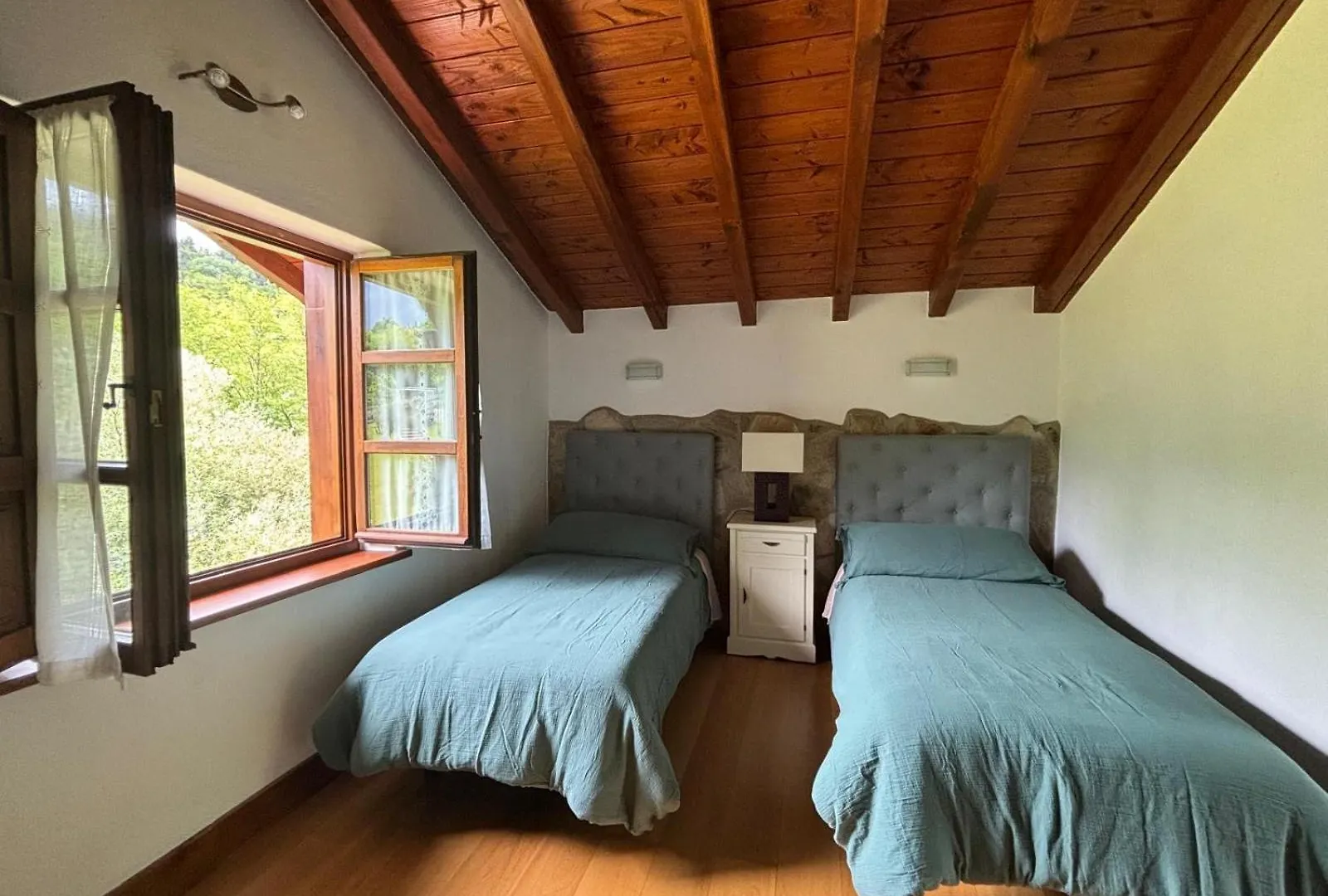 Vivienda Turistica Jardin Con Encanto Y Piscina Emaldia 0*,