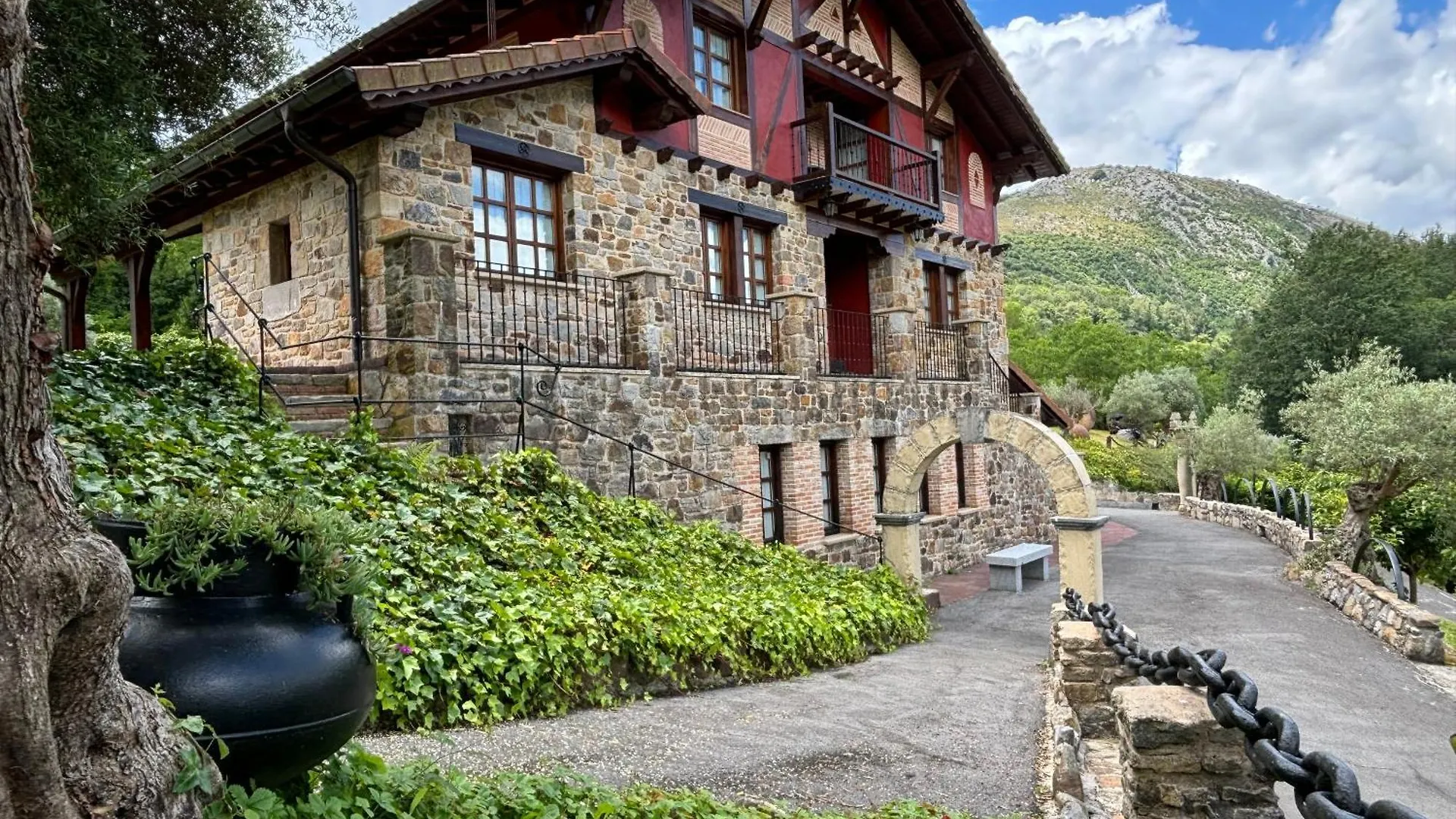 Vivienda Turistica Jardin Con Encanto Y Piscina Emaldia