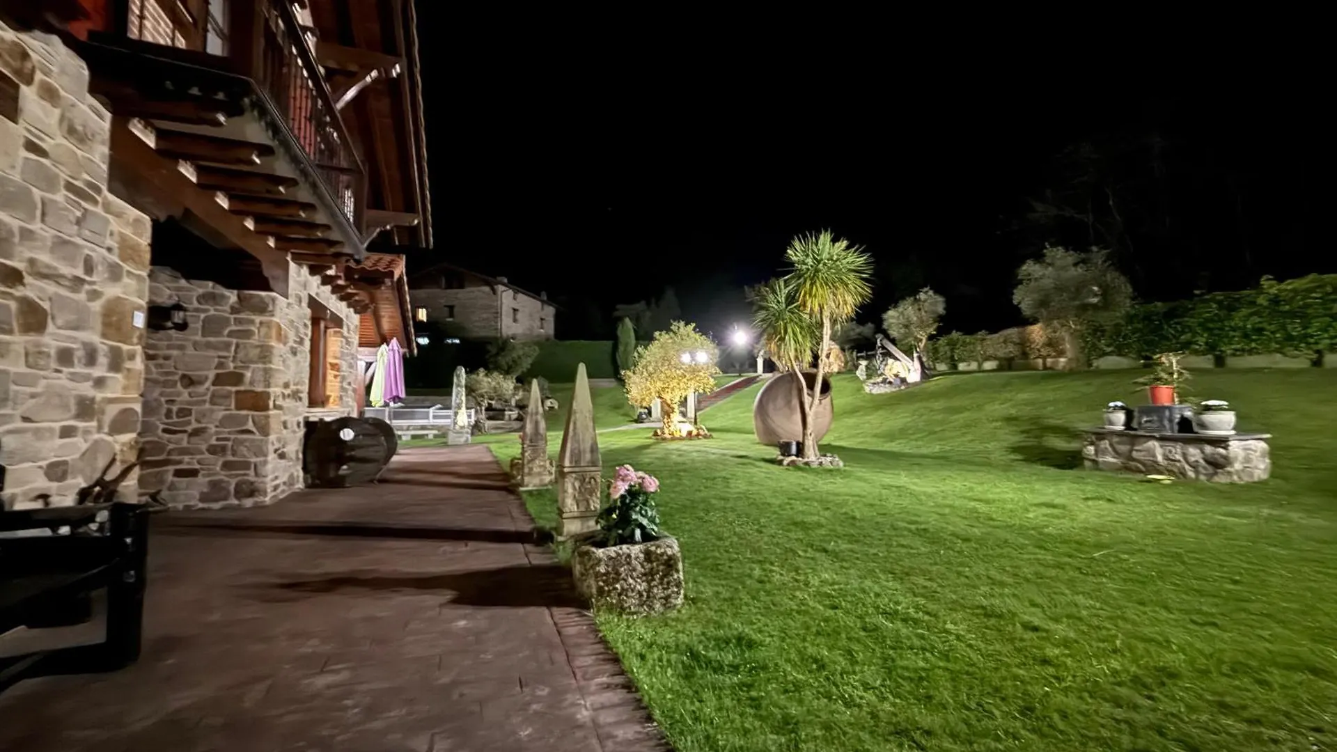 Vivienda Turistica Jardin Con Encanto Y Piscina Emaldia